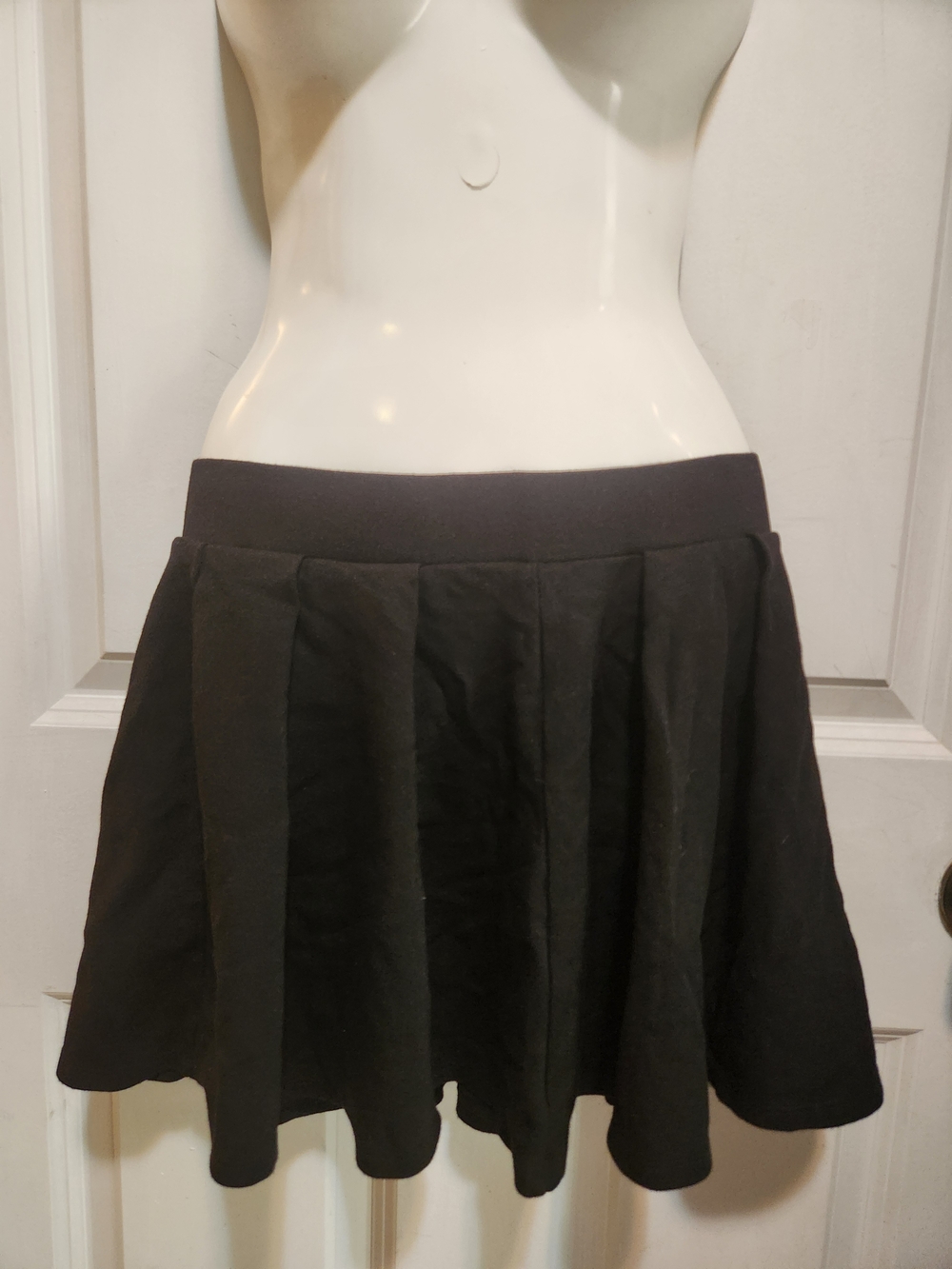 Forever 21 Black Circle Skater Skirt